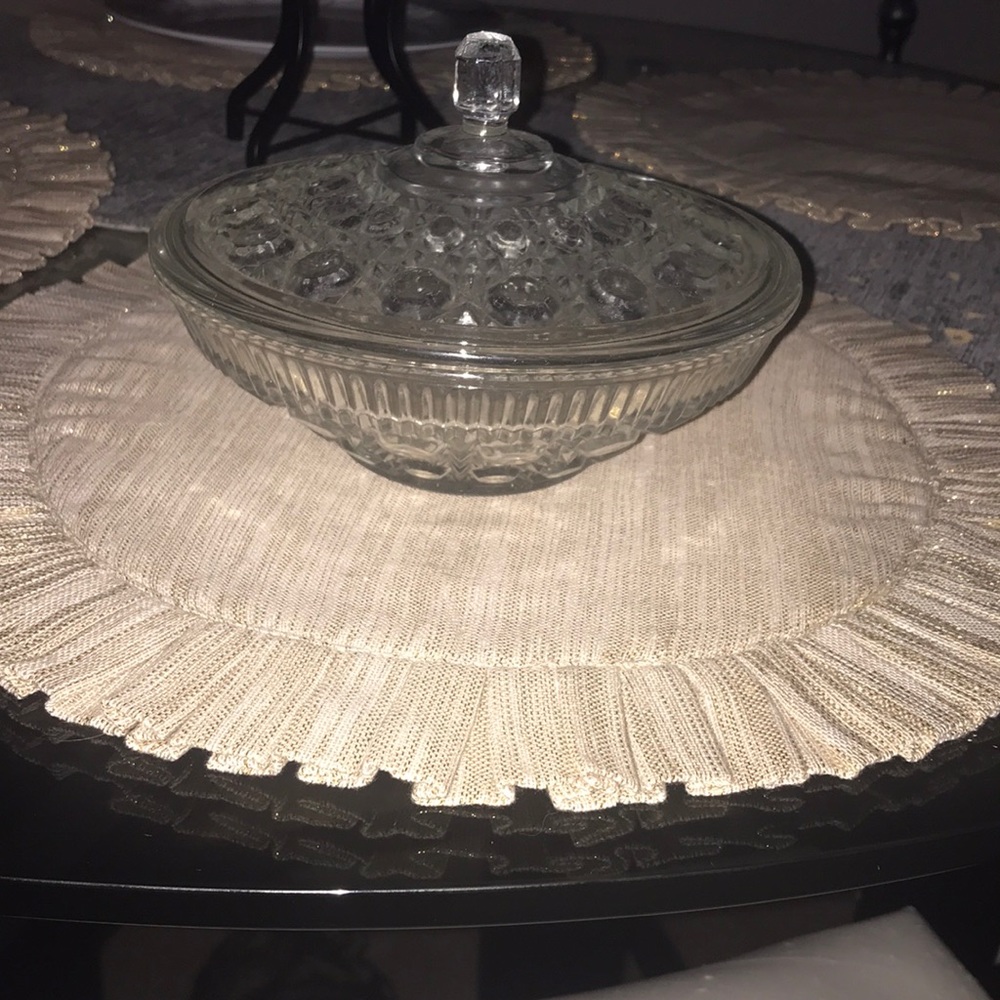 beautiful vintage ornate crystal candy dish🌲